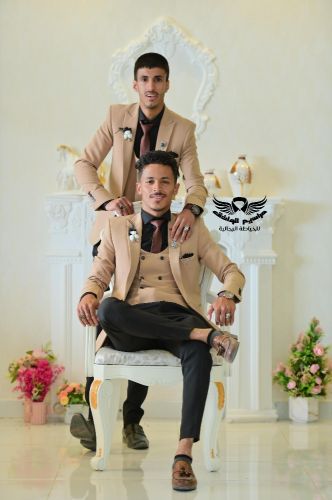 Distinctive men's suits