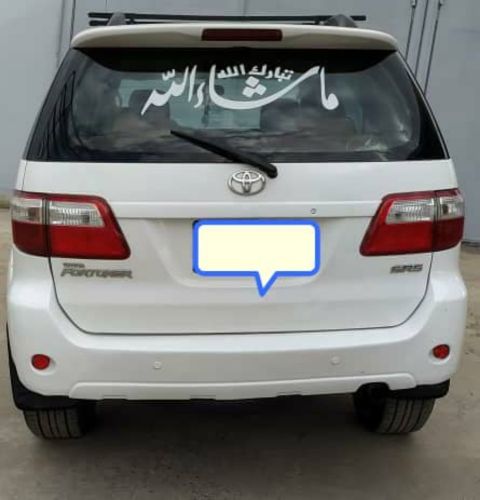 فورتشنر للبيع اربعه بستون