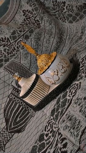 مباخرا.  يمنيه