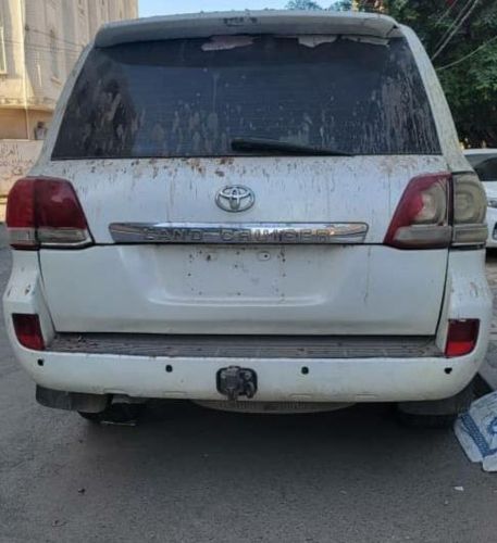 صالون لاندكروز للبيع فل كامل عرطه