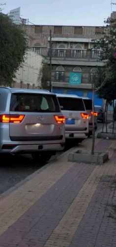لاندكروزر بردو راف توسان للايجار