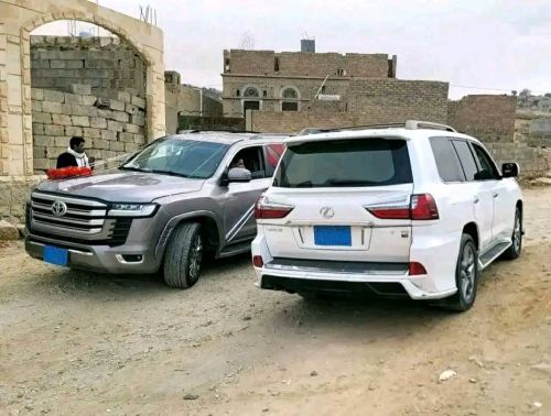 لكزز بردو لاندكروزر يارس للايجار