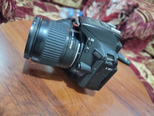 "للبيع: كاميرا Nikon D5600