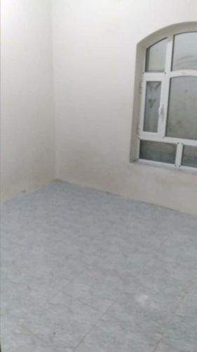 للايجار غرف عزاب او عايله