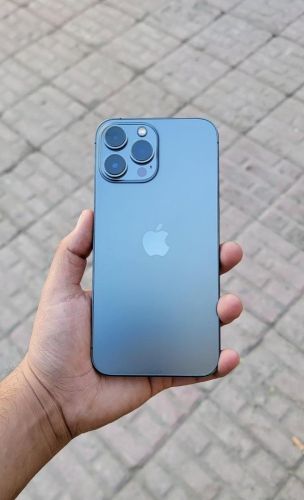 مطلوب ايفون