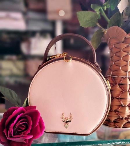 نواعم للعطور والتجميل والشناط