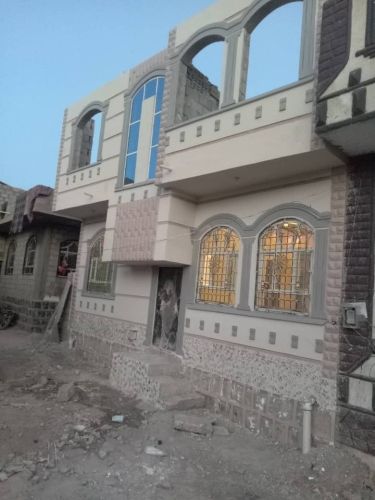 عمااااره للبيع عرطه شارع مارب