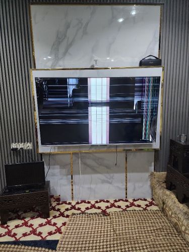 شاشه 65 بوصه TCL للبيع قطع غيار