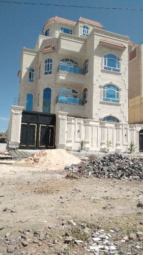 فله للبيع فوق مصنع النشوان