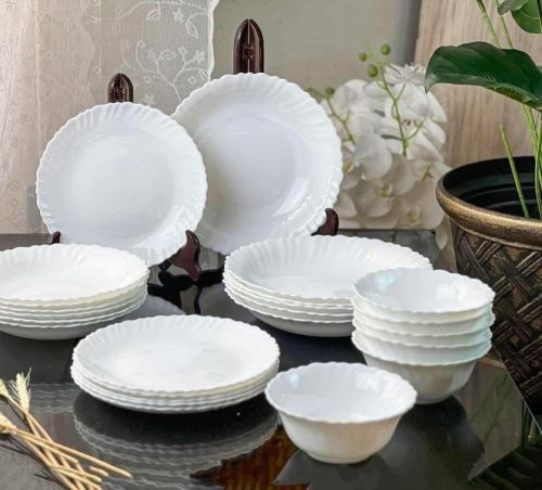 طقم سفرة بورسلين 24 قطعه 13500 ر.