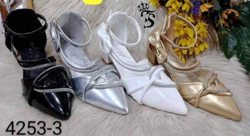 جزمات حريمي جلد مائي لماع