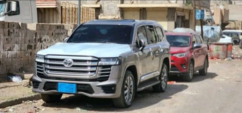 مركز دبي لتأجير السيارات يومي شهر