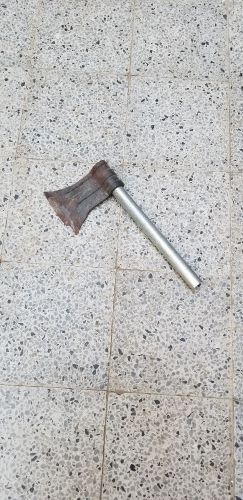 فأس يدوي قصير