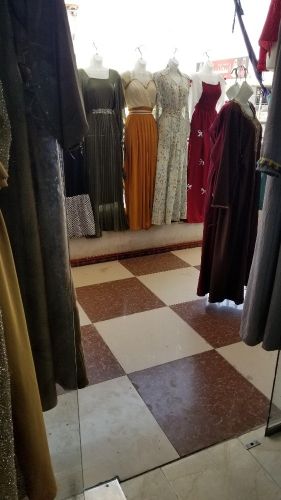 محل ملابس تجاري داخل صنعاء