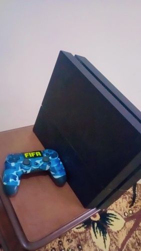 بلايستيشن 4للبيع