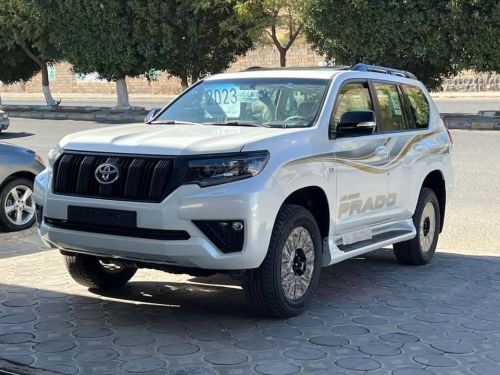 تويوتا برادو 2023 بازرعه اصفاااار