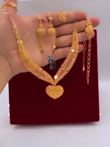 طقم مطليه بمآء الذهب اصليه جوده