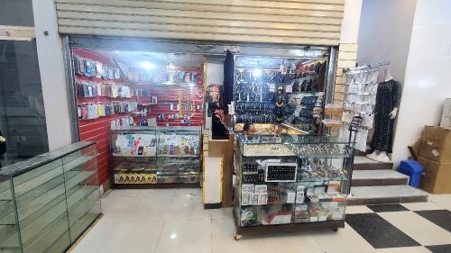 بيع محل تجاري = مطليات + فضيات