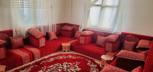 مجلس عربي للبيع بتصميم مضلع فخامة