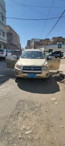 للبيع سيارة راف فور امريكي2009