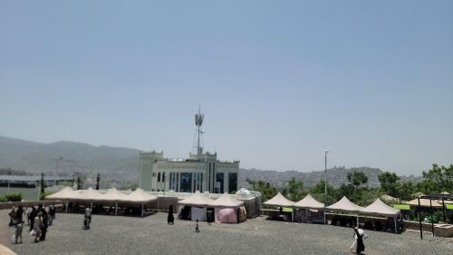 اراضي لي البيع
