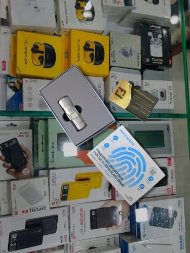 فلاشة USB ببصمة الإصبع