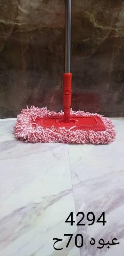 *ممسحة شكل مثلث دوارة مع عصارة