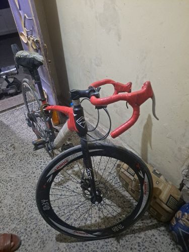 سيكل سباق للبيع بسعر عررطه.