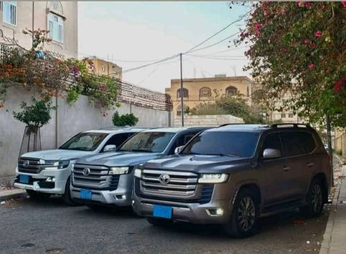 يوجد لدينا جميع انواع السيارات