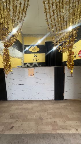 بيع محل ايسكريم بجميع معداته