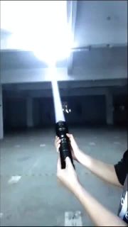 كشاف يدوي 3000 متر