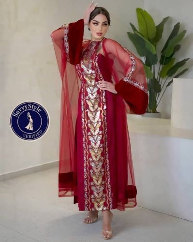 فستان نسائي