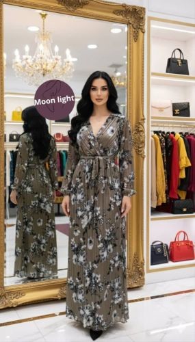 فساتين نسائية. فستان بتصميم تركي