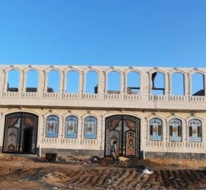 عمارة للبيع فيها ٨ غرف