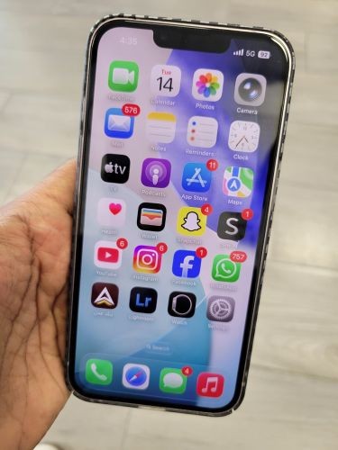ايفون 13 العادي