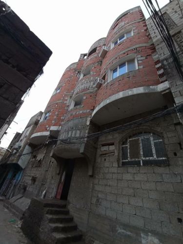 عمارة لوكس قريب من الزفلت والبحر