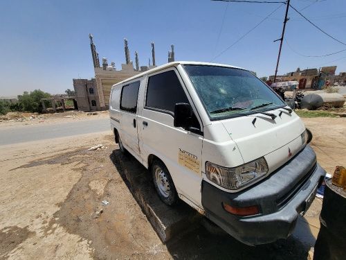 باص ميتسوبيشي 2004 بنزين