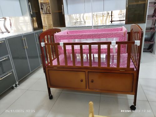 سرير اطفال