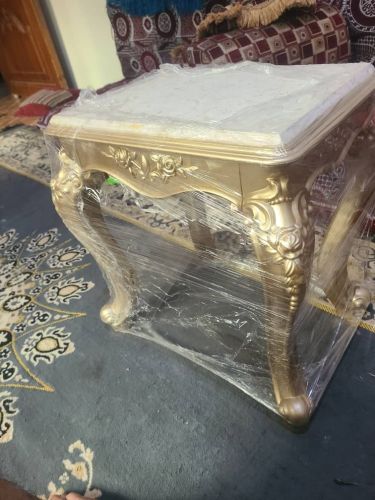 طاولة مجلس فيبر يوجد لدينا احجام.