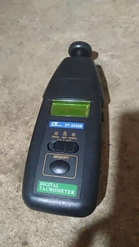 تاكوميتر رقمي احترافي DT-2235B لق