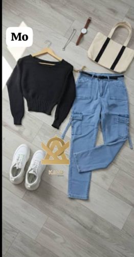 طقم نسائي بلوزه صوف+بنطلون جنز
