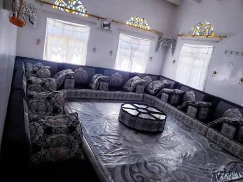 مجلس مسعمل نضيف بسعرعرط772908802