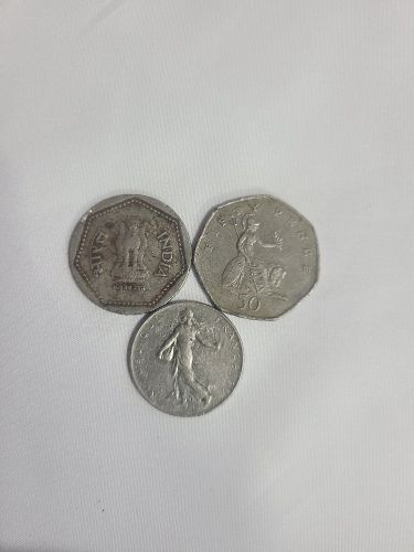 عملات اجنبيه للبيع