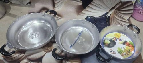 طاوات يدين معدن للقلايه معدن