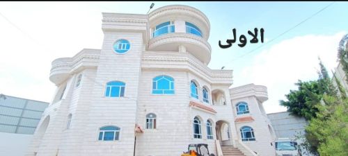 فله قصر ملكي للبيع حده