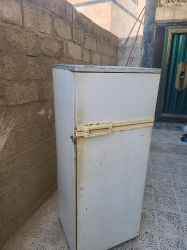 ثلاجة للبيع