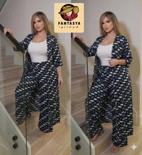 طقم نسائي ثلاث قطع  في قمه الرووع