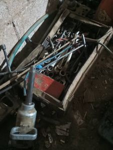 معدات محل بنشر كما في الصور