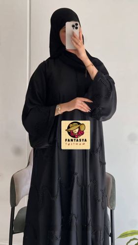 عباية راقية بتصميم هادئ وفخم، تفا