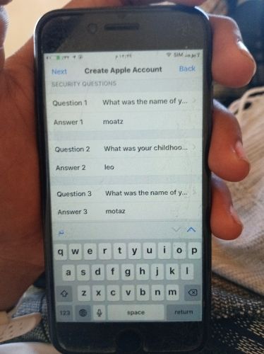 هاتف ايفون